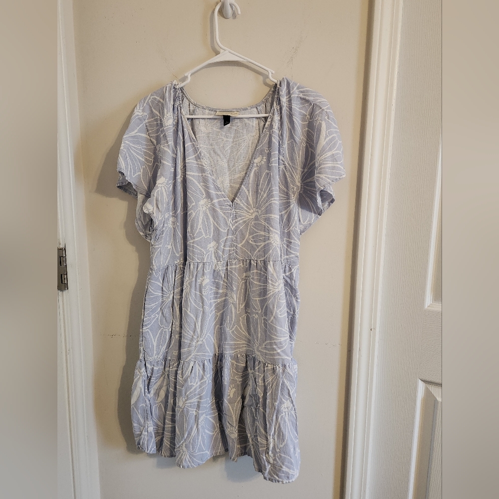 Universal Thread Light Blue  White Floral V-Neck Tiered Dress Large - Picture 2 of 5